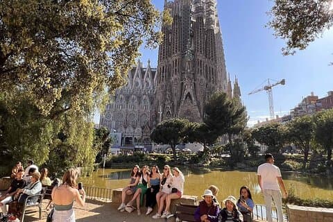 Guided Visit Tour to Sagrada Familia + Ebook