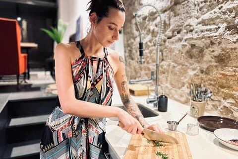 Barcelona Tapas Cooking & Cocktail Class with Veronique & Mattias