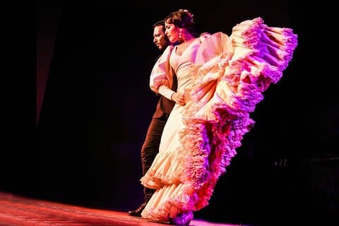 Madrid: Flamenco Show with Tapas or Drink in Tablao Las Tablas