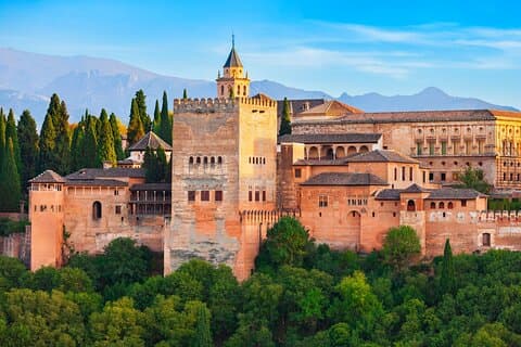 Private Romantic Walking Tour of Granada Albaicín & Royal Chapel
