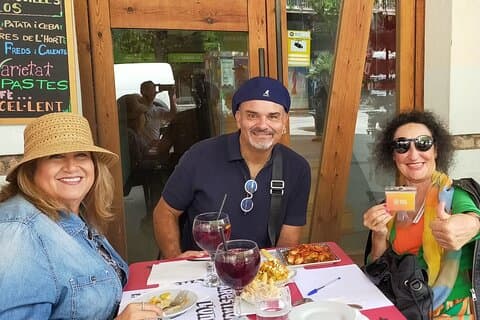 Barcelona Art and Tapas Small Group Walking Tour with Picasso Museum
