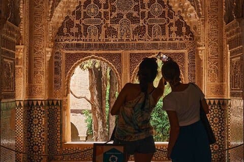 Women looking out palace window
Gaze out palace windows to sweeping views that once inspired sultans and poets of the Nasrid dynasty.
