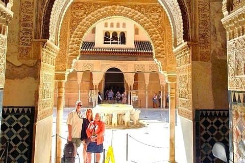 Alhambra private walking tour