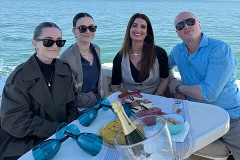 Aperitif by boat by the Bay of Cadiz