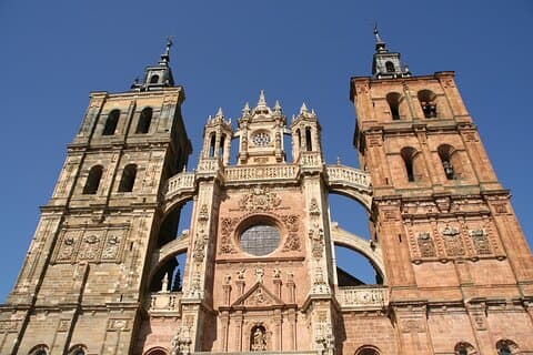 Astorga Heritage Walk-Cathedral, Roman Ruins & Gaudi Architecture