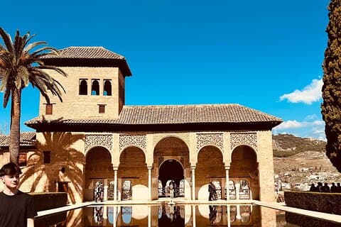 Audio Guided Tour of Generalife and Alcazaba de la Alhambra