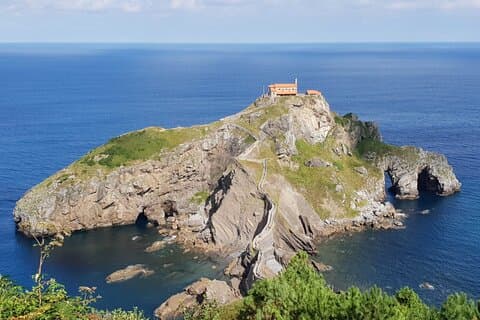 Private Bilbao, Guggenheim & Gaztelugatxe tour from San Sebastian