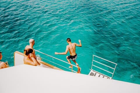 Lanzarote: La Graciosa island cruise with lunch and water activities