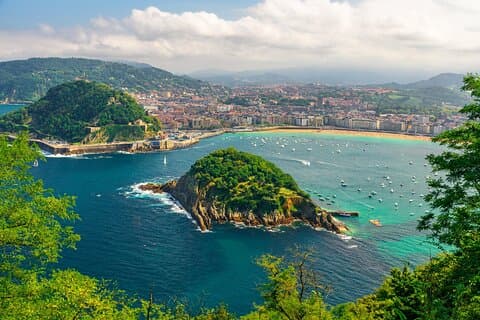 Private Trnasfer From Barcelona To San Sebastian, 2 Hour Stop