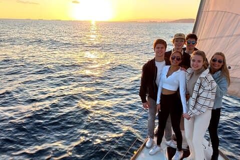 Enjoy an unforgettable moment at sunset with your friends, family or your partner.
