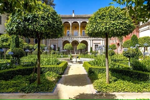 Seville Aristocratic Mansions and Gardens Experience
