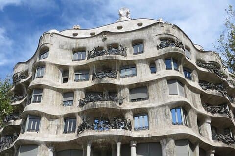 Casa Milà by Gaudí: Architectural Walking Tour