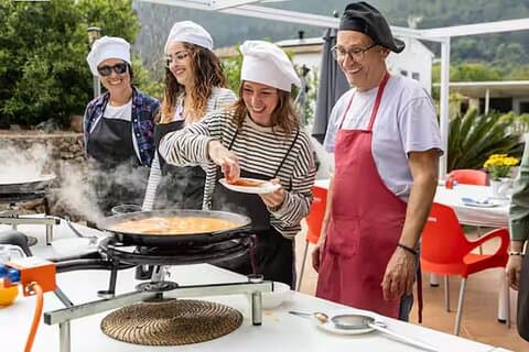 Ready for an unforgettable day, filled with aromas, fire, and passion? Because paella isn't just made with ingredients; it's made with soul. Reserve your spot now and join this unique experience!