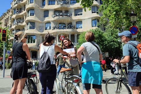 Private Bike Tour in Barcelona: Top Sights and Local Insights