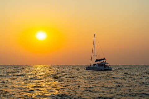 Torrevieja Sundowner Tour by Catamaran Apaleo