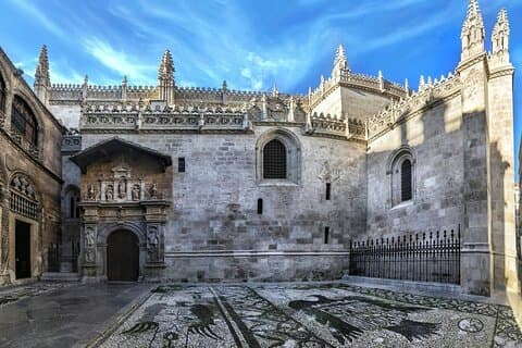 VIP Private Walking Tour in Granada