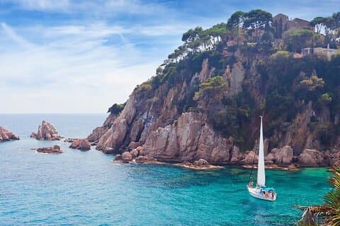 Costa Brava Private Tour: All-Inclusive Sailing & Snorkeling
