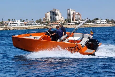 Exclusive Boat Rental Nuva m6 open