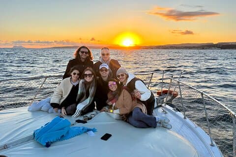 2h boat trip looking for dolphins in Estepona/drink&snacks
