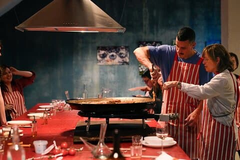 Gaudi Highlights & Paella Cooking Class Small Group