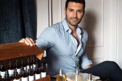 This is Andreas, the founder of Nectárion and your guide in this olfactory journey.
