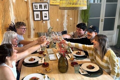 High-quality small groups Experience: Menu Paella, Tapas & Tour