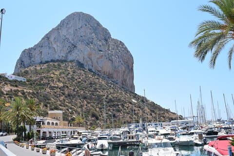 From Albir & Benidorm: Calpe Old Town and Port day trip