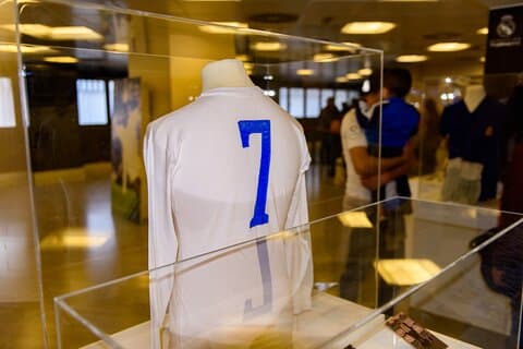 Small-Group Real Madrid Bernabéu Stadium Guided Tour with Museum