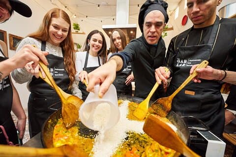 Paella Cooking Class and LIVE Flamenco Show in Barcelona