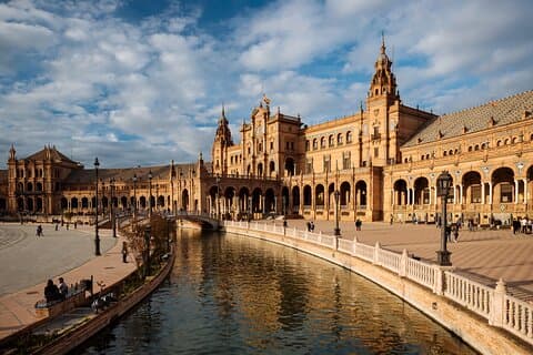 Sevilla, Córdoba and Andalusian Villages Discovery Guide