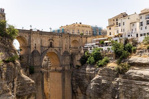 Ronda & Setenil de las Bodegas, land of contrasts /Semi-private