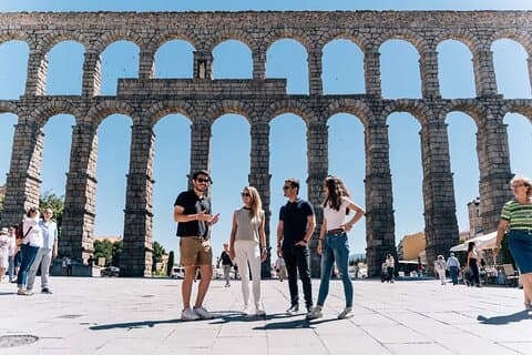 Admire Segovia’s iconic aqueduct and uncover all the secrets behind its fascinating history with a local guide