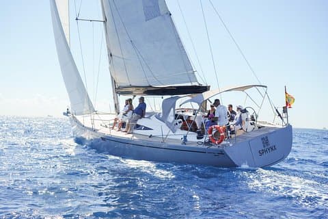 Barcelona Luxury Yacht Cruise – Day or Sunset, Open Bar & Snacks