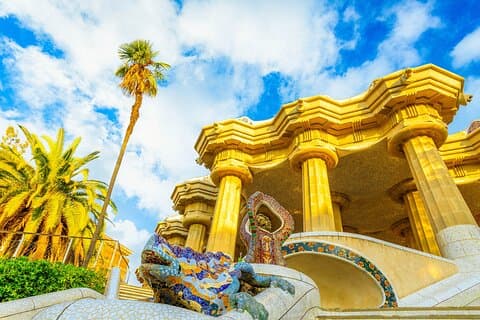 Meet El Drac, the mosaic lizard of Park Güell, a playful and colorful symbol of Gaudí’s genius.