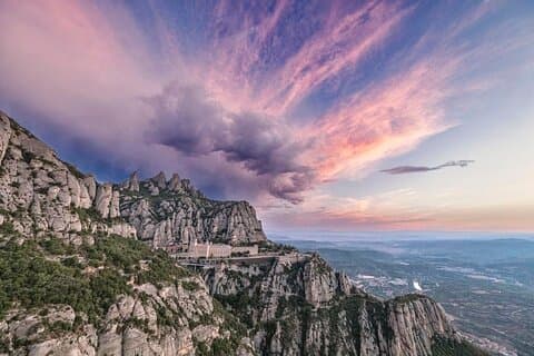 Tour from Barcelona to Beautiful Montserrat mountains
