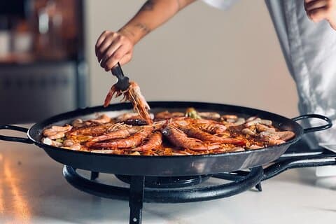 Seville: Rooftop Paella Showcooking and Sangría