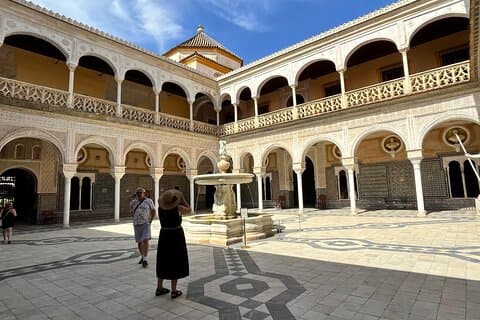Seville Palaces: Dueñas Palace and Pilate House Tour