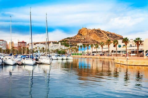 From Alicante: Santa Bárbara Castle, Canelobre Caves & Beach