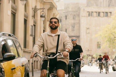 Barcelona 3-hour Bike or E-Bike Tour: Gaudí By Bike