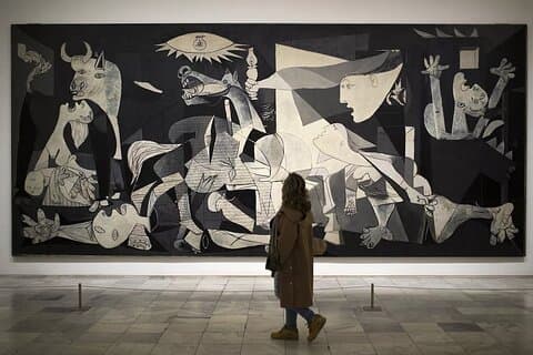 Private VIP: Madrid Reina Sofia Museum, Guernica and Picasso tour