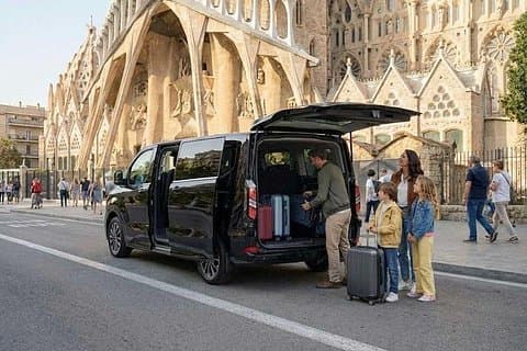 Fast and Easy Private Transfer from Barcelona City to Cruise Port