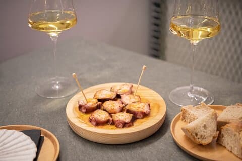 Wine and gastronomic experience in the Old City of A Coruña
