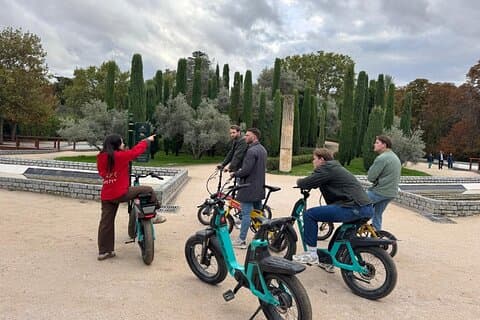 Magical Retiro Park Bike Tour