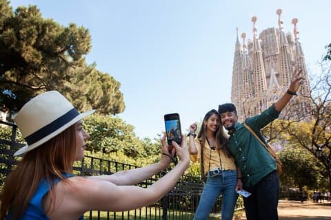 Gaudi's Modernist Legacy: Small Group Walking Tour