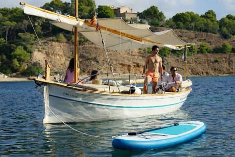 Sail on an electric Majorcan llaut from Puerto Portals
