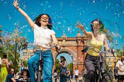 Barcelona: 2/4/8 hours or 1 day bike rental