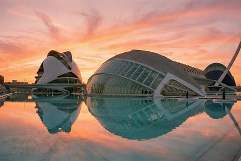 Discover Valencia in a Self Guided Tour