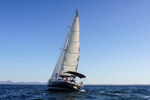 Sailing yacht 
Grand Soleil 43