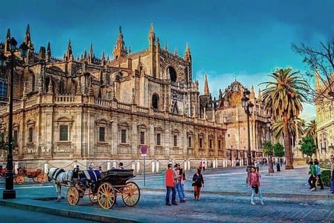 Exclusive Sevilla Enogastronomic and Historical Experiences
