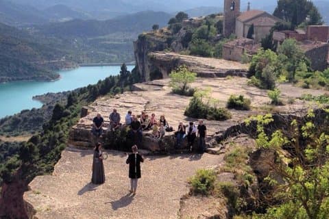 tour Siurana village with hotel Pickup& 1 glass wine